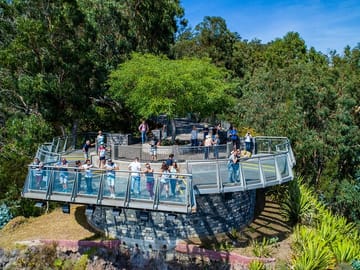Wine Tasting and 4x4 Adventure in Madeira's Scenic Spots
