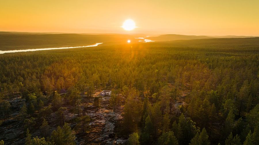 Wilderness Survival Tour under the Midnight Sun