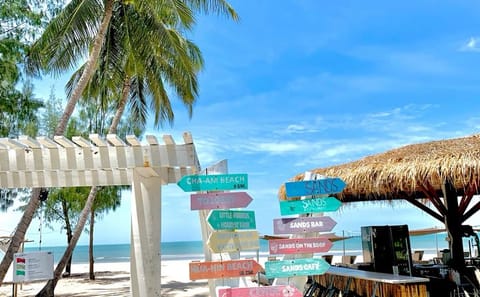 Hua Hin Beach Getaway: 4-Day Cultural Tour from Bangkok