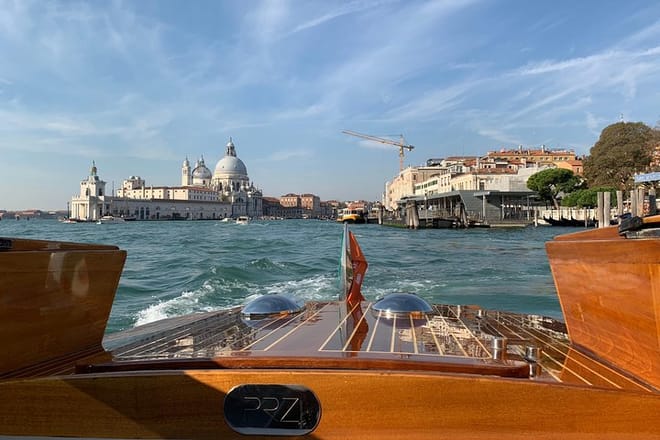 Grand Canal Boat Private Tour , Murano and Burano with lunch in a local restaurant 9