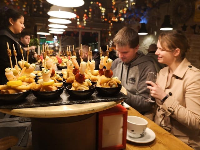 The most complete Food &amp; Drink tasting tour of Barcelona in traditional taverns