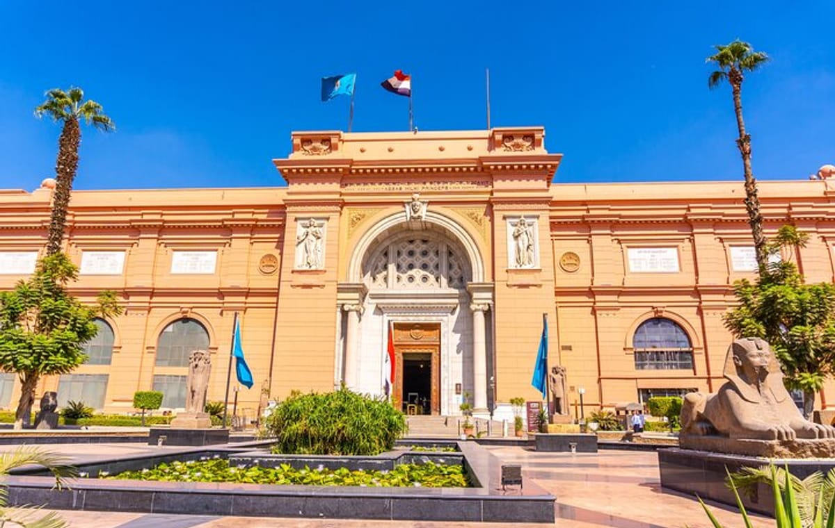 Private Giza Pyramids, Egyptian Museum and Khan El Khalili Tour