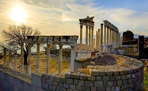 Pergamon Ancient City Day Tour from Izmir