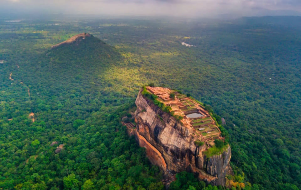 Luxury 10-Day Tour of Colombo and Sri Lanka's Highlights