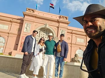 Cultural Day Tour of Giza Pyramids and Egyptian Museum