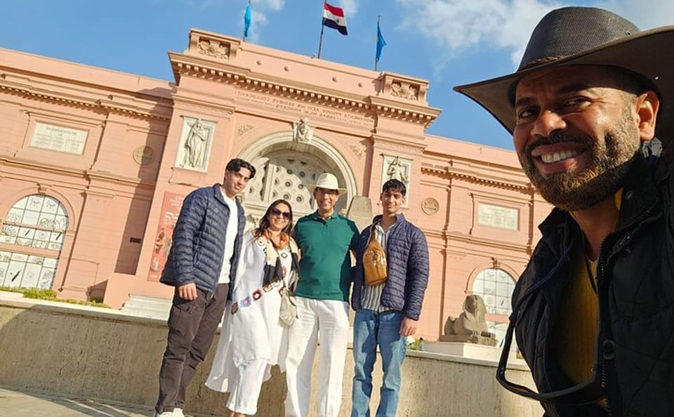 Cultural Day Tour of Giza Pyramids and Egyptian Museum