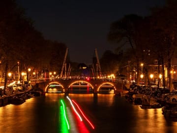 Photoshoot Walking Tour at Magere Brug in Amsterdam