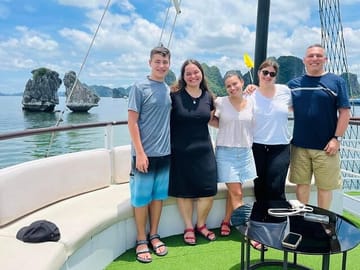 Halong Bay Cruise Day Tour from Hanoi & Small Group on Boat