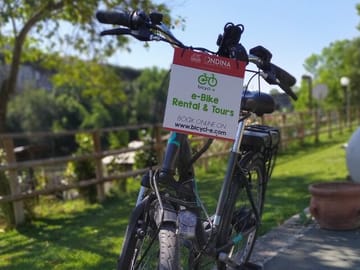 Explore Rome at Your Own Pace with Electric or Muscle Bike Rental