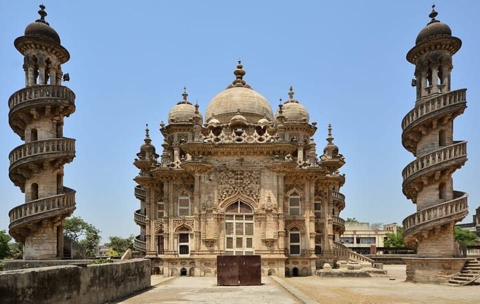 Cultural Day Tour of Gondal and Junagadh from Rajkot