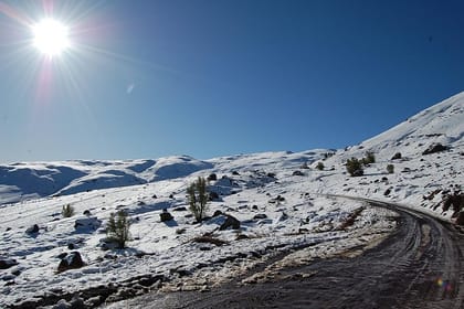 Private Full-Day Tour to El Yeso Reservoir and Maipo Valley