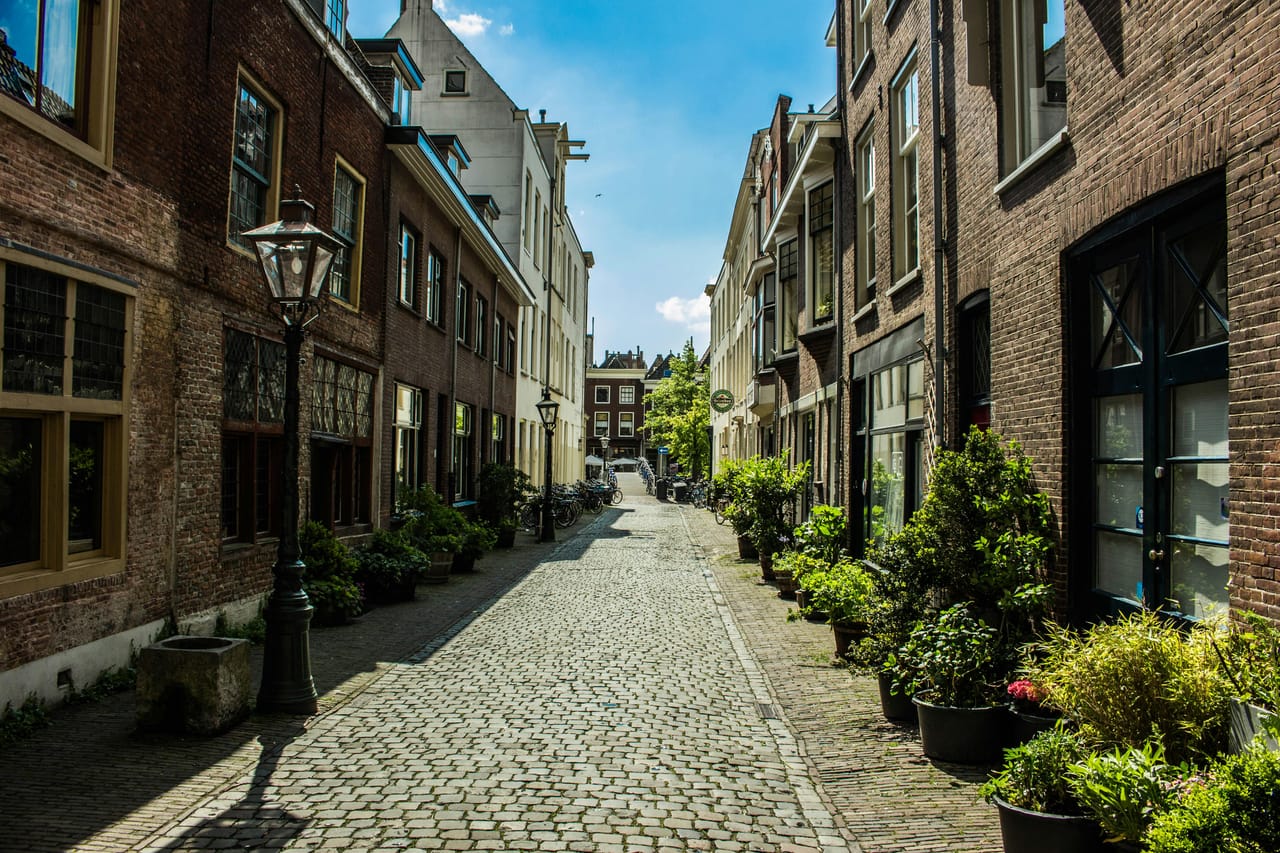 Gouda & Delft Private Tour – Luxury Car & Official Guide 7
