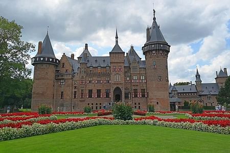 Private Transfer from Brussels to Amsterdam with De Haar Castle Stop