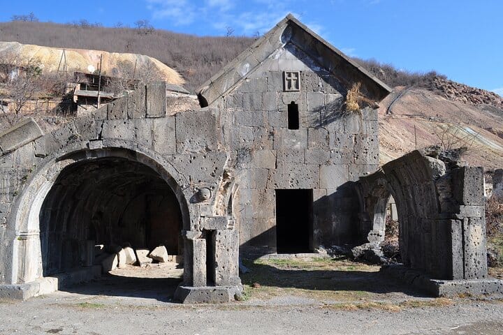 4 Full days in Georgia with private tour, free aiport