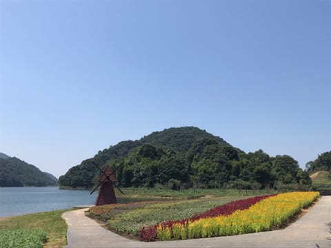 Private Day Trip to Shimen National Park and Conghua Hot Spring from Guangzhou