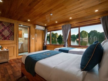 Double Ocean View Cabin, panoramic window - Halong Venezia Cruise.