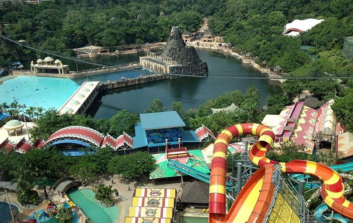 Sunway Lagoon: Admission Ticket & 2-Way Transfer