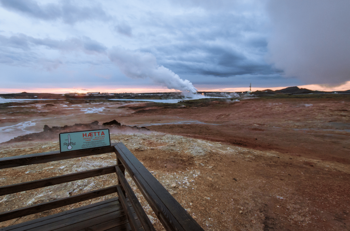 Explore the Reykjanes Peninsula UNESCO Global Geopark: Private Tour with Airport or Hotel Transfers