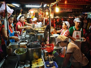 Discover the Secret of Chinatown Walking Tour with Food Tasting