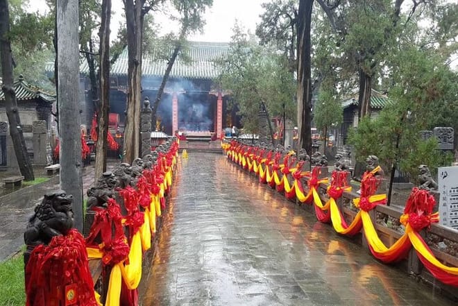 Private Day Tour in Luoyang: Longmen Caves, Baima Temple, Ancient Art Museum photo 6