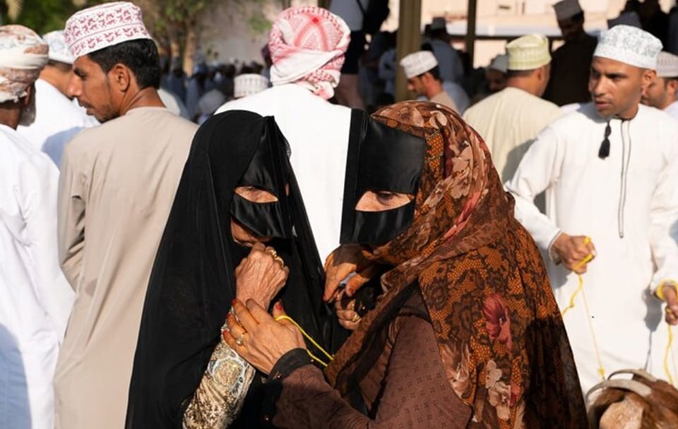3-Day Cultural and Adventure Tour in Oman: Al Hadd, Ibra, Muscat