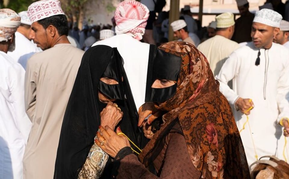 3-Day Cultural and Adventure Tour in Oman: Al Hadd, Ibra, Muscat