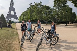 Private Paris E-bike city highlights tour