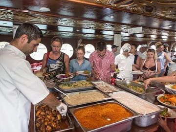 Alanya Pirate Boat Tour with Lunch and Scenic Views