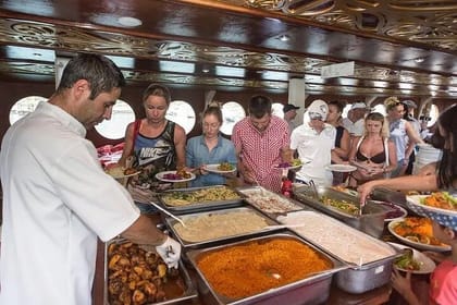 Alanya Pirate Boat Tour with Lunch, Soft Drinks & Transfer
