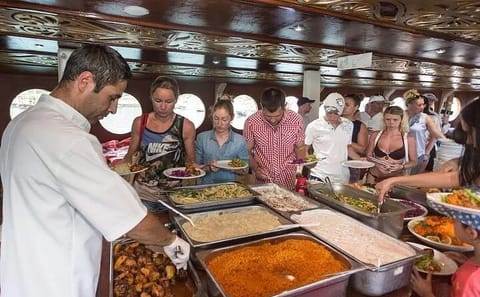 Alanya Pirate Boat Tour with Lunch and Scenic Views