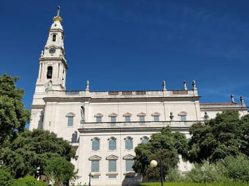 Day Tour to Fatima, Nazare, and Obidos from Porto
