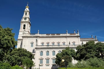Day Tour to Fatima, Nazare, and Obidos from Porto
