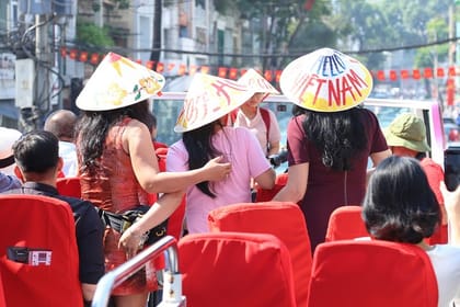 1 Round Ho Chi Minh City bus Tour + Saigon Skydeck Pass