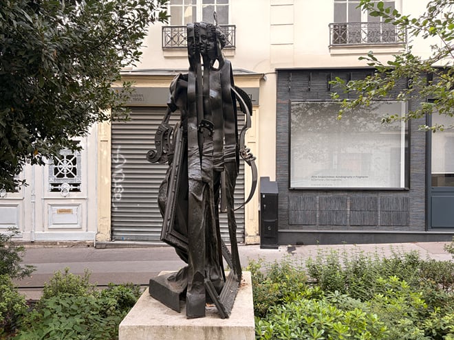 Private Saint-Germain-des-Prés Tour: Cafés, Art & Cinema