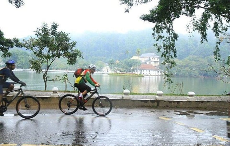 Along the Mahaweli River cycle ride with Exploring the Kingdom of Kandy.