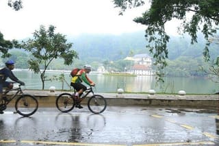 Along the Mahaweli River cycle ride with Exploring the Kingdom of Kandy.