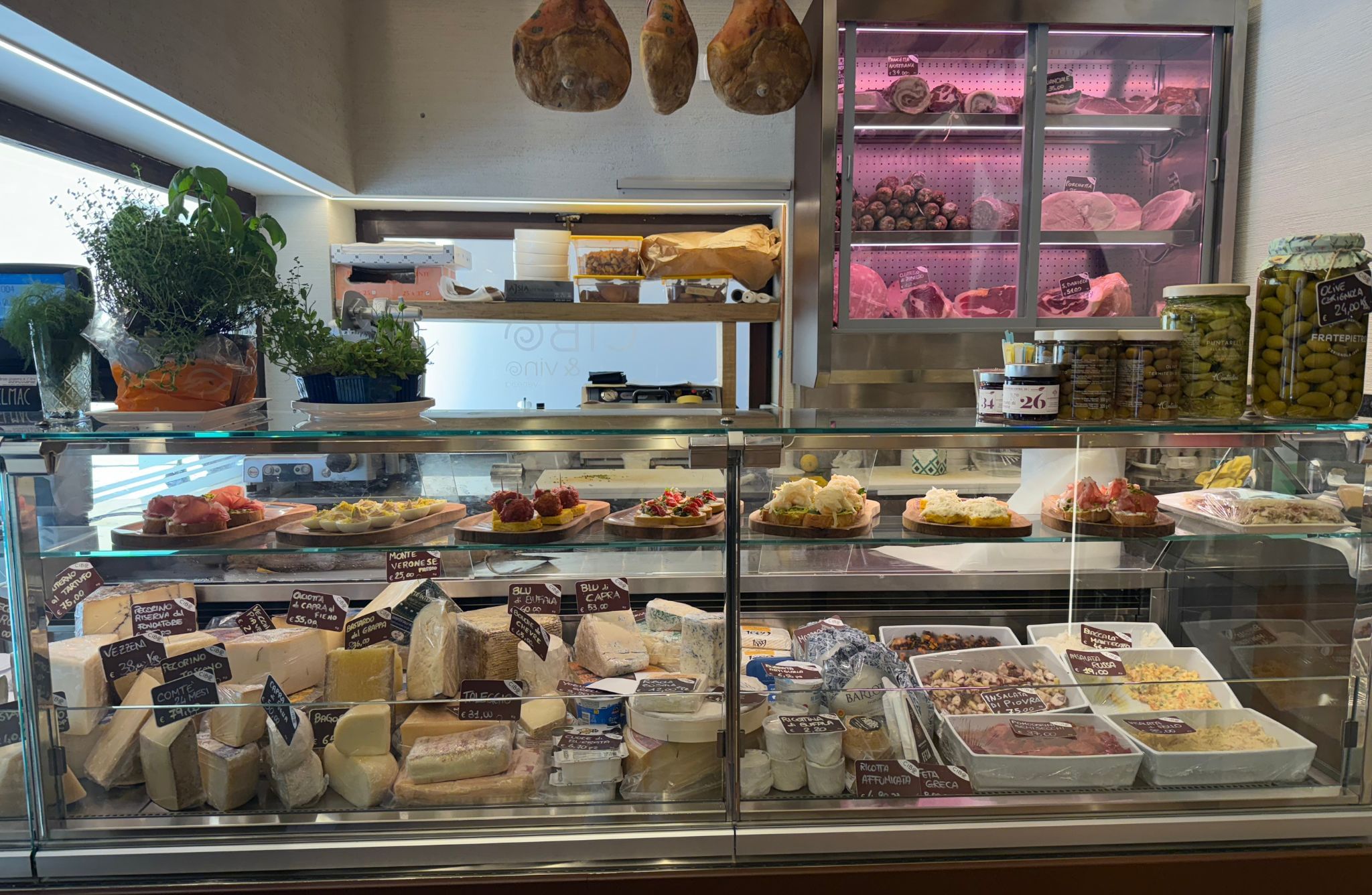 Wine Tasting with Local Food Board Pairing in Venice