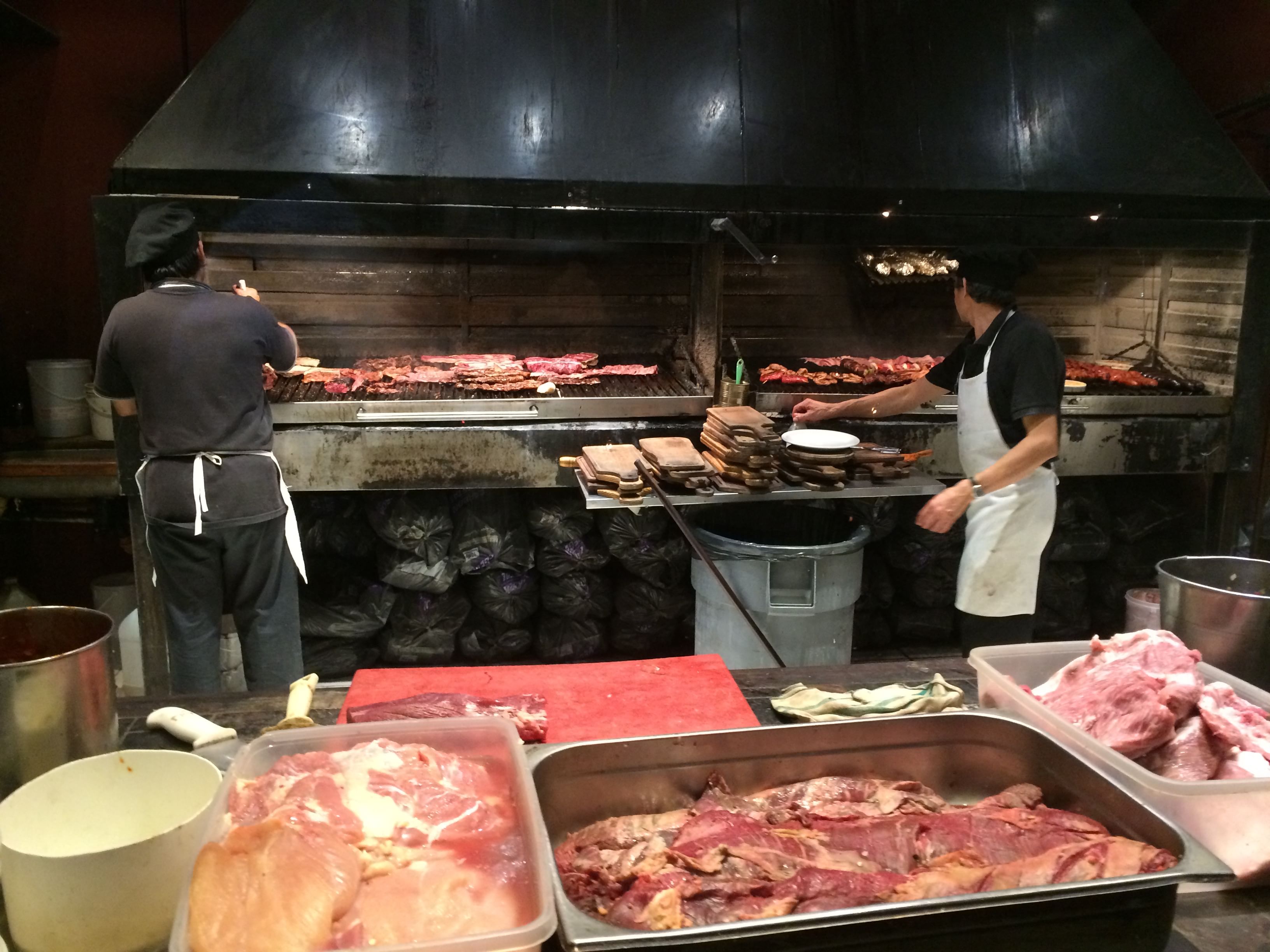 Small Group Buenos Aires by Night with All Inclusive Traditional Argentinian Dinner