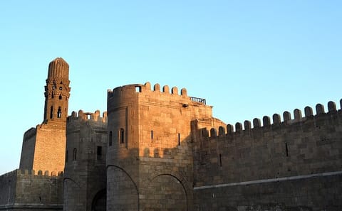 Cairo Night Tour: Explore El Moez Street and Local Cuisine