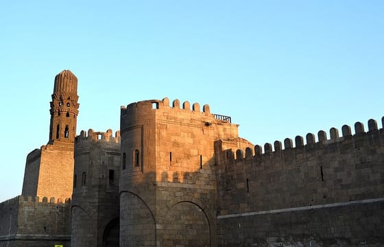 Cairo by Night Tour El Moez St., Bazaar, Downtown and Local Food