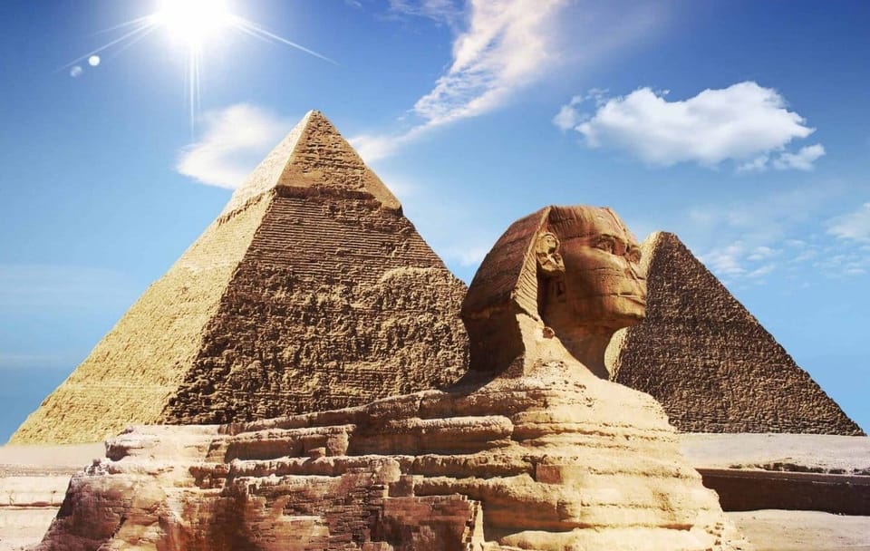 Guided Day Trip to Giza Pyramids and Egyptian Museum in Cairo