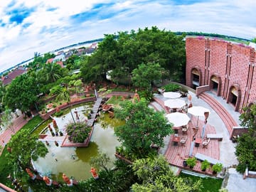 Full-Day Historical and Scenic Tour to Phong Nha Cave from Hue