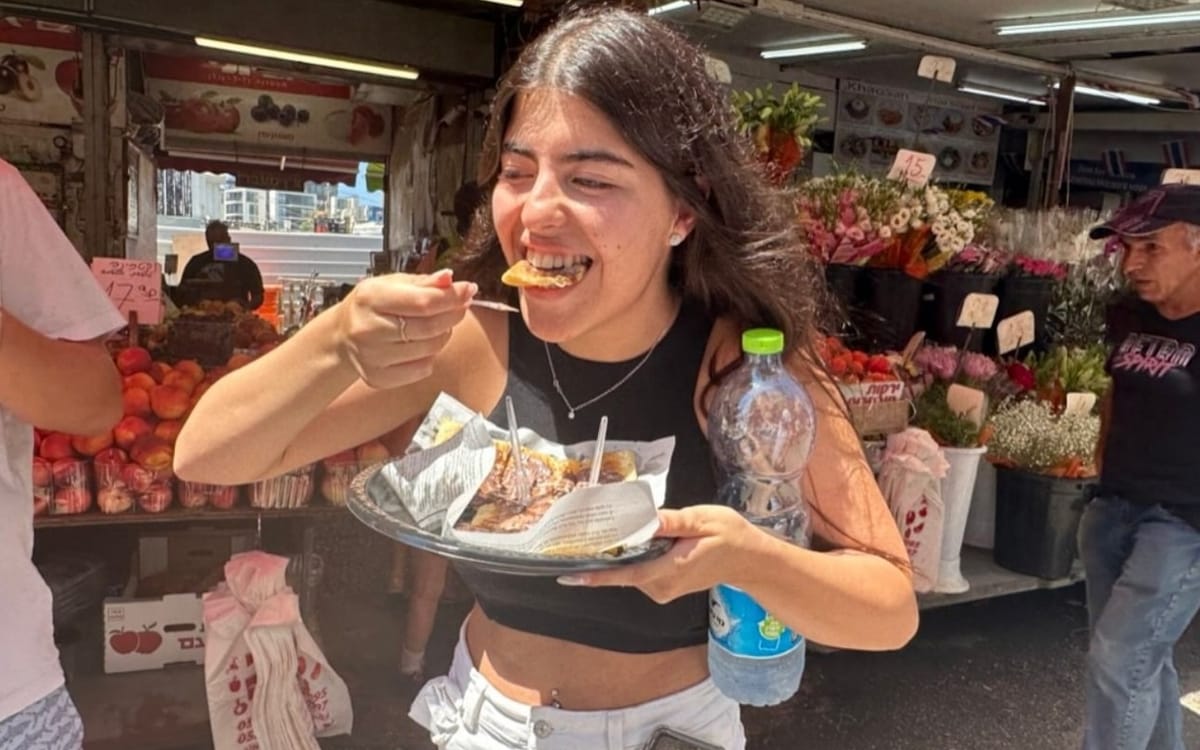 Tel Aviv Carmel Market Food Tasting Tour (Shuk HaCarmel)