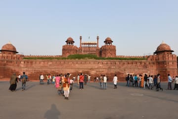 Cultural Tour of Agra and Varanasi from Delhi