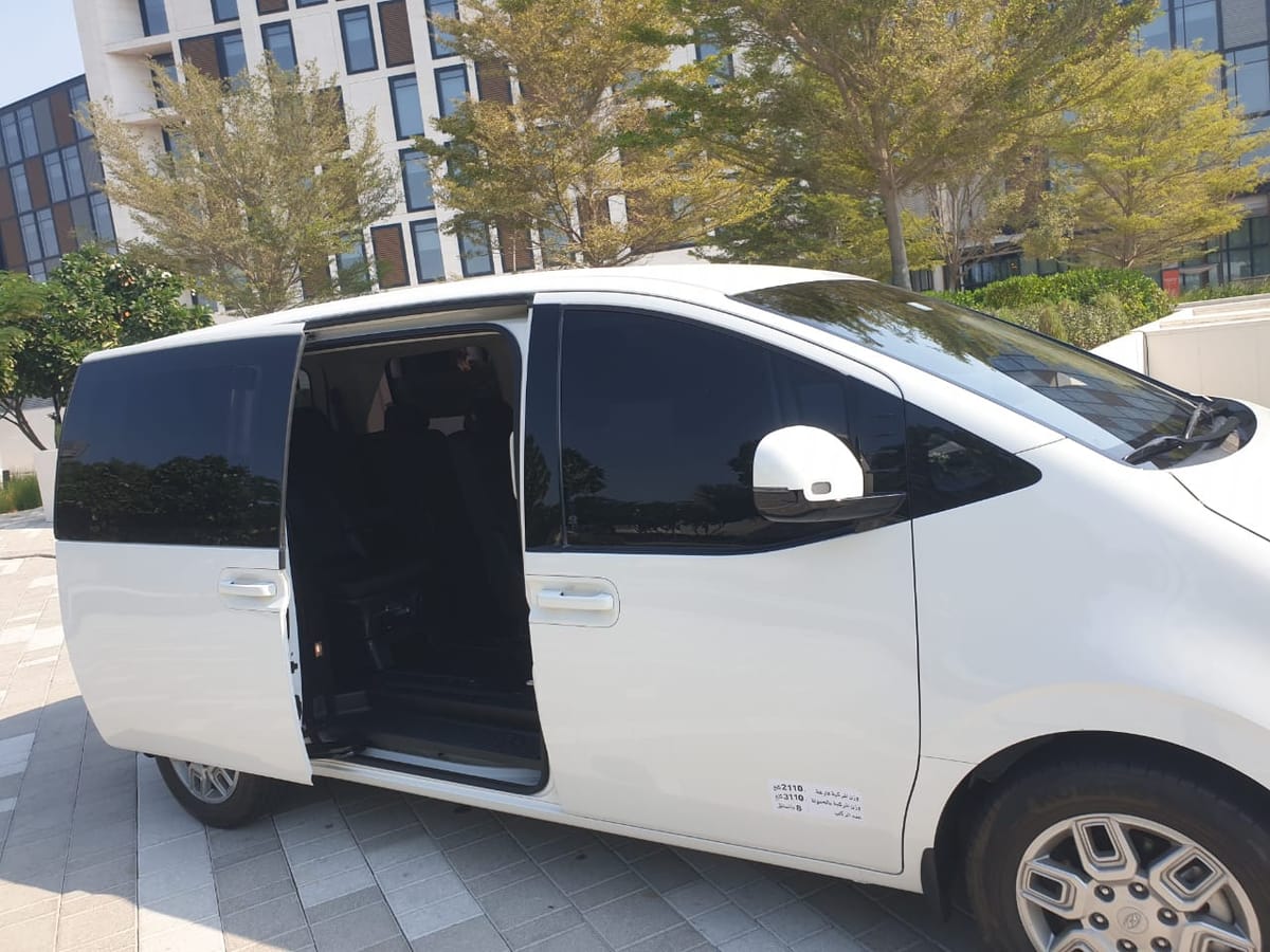 Dubai : Seamless Dubai Airport Transfers: Your Gateway to a Stress-Free Stay!