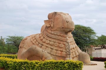 Lepakshi Temple Cultural Tour from Bangalore by Minivan