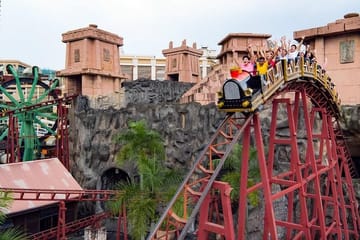 Sunway Lagoon: Admission Ticket & 2-Way Transfer