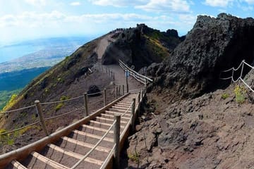 Vesuvius tour and wine tasting experience