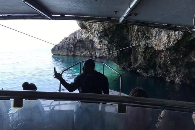Private Speed Boat Tour to Blue & Green Cave 6