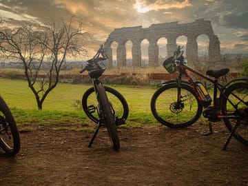 Appian Way Bike Tour with Catacombs Visit and Lunch in Rome